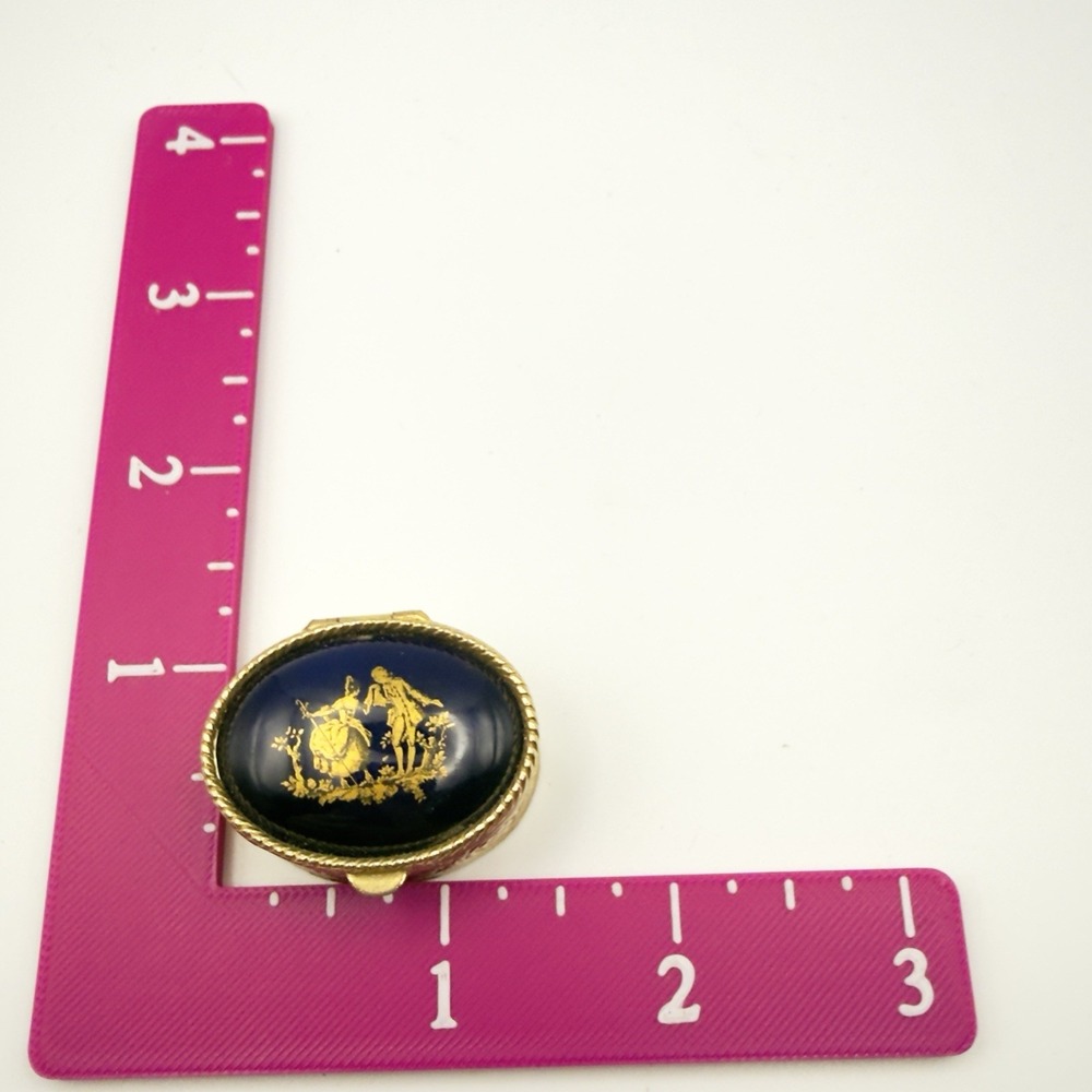 Trinket Pill Box Cobalt Blue Fragonard Courting Couple Gold Tone Oval Hinged - Picture 6 of 11